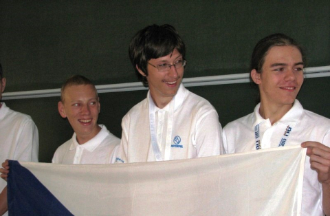 Student Novotný uprostřed